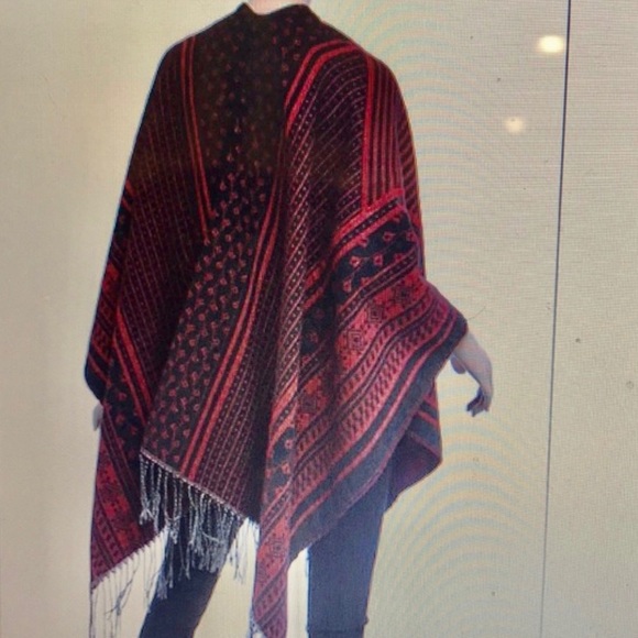 Deep Red Beautiful Shawl/Cape - Picture 2 of 7